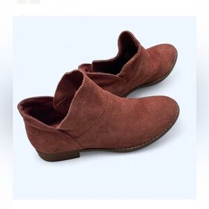 American Eagle Real Suede Pink Chelsea Booties Size 5 Women’s